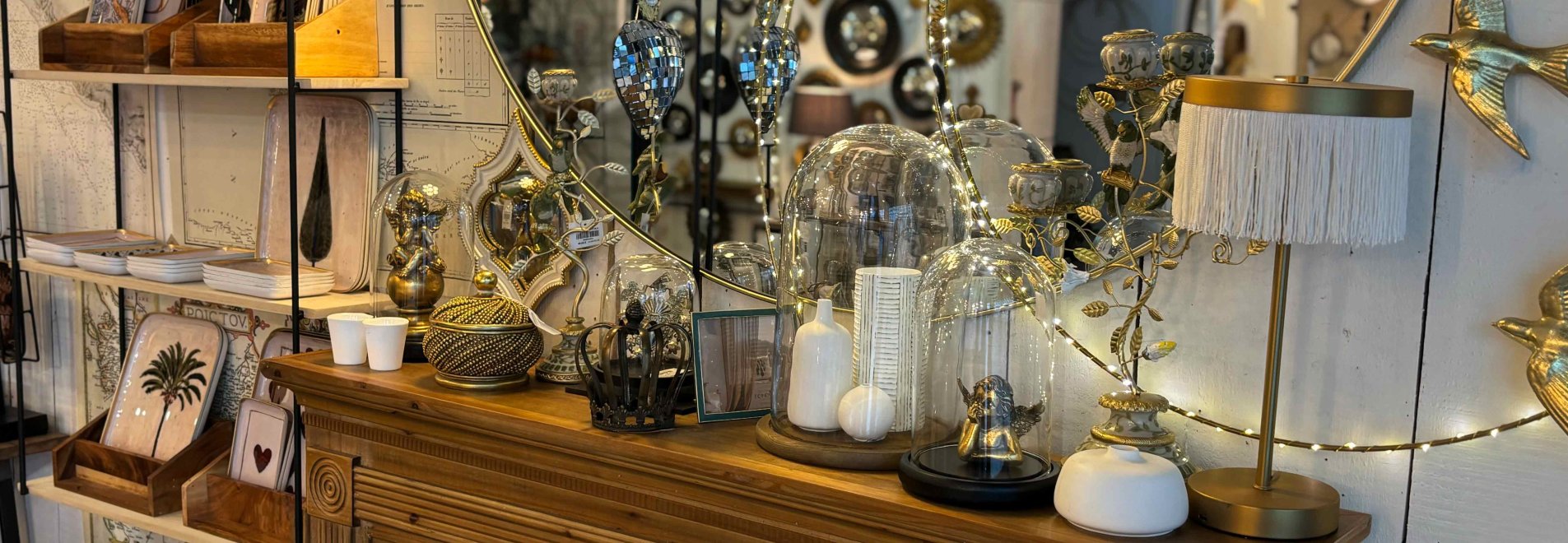 plateaux boncoeur, bibelots, décoration esprit cabinet de curiosité, miroir sorcière
